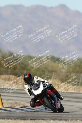 media/Dec-01-2025-Moto Forza (Mon) [[2daa91e15f]]/2-Intermediate Group/Session 3 (Turn 3)/